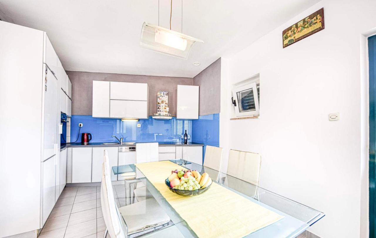 Apartman Andrej Povlja  Luaran gambar