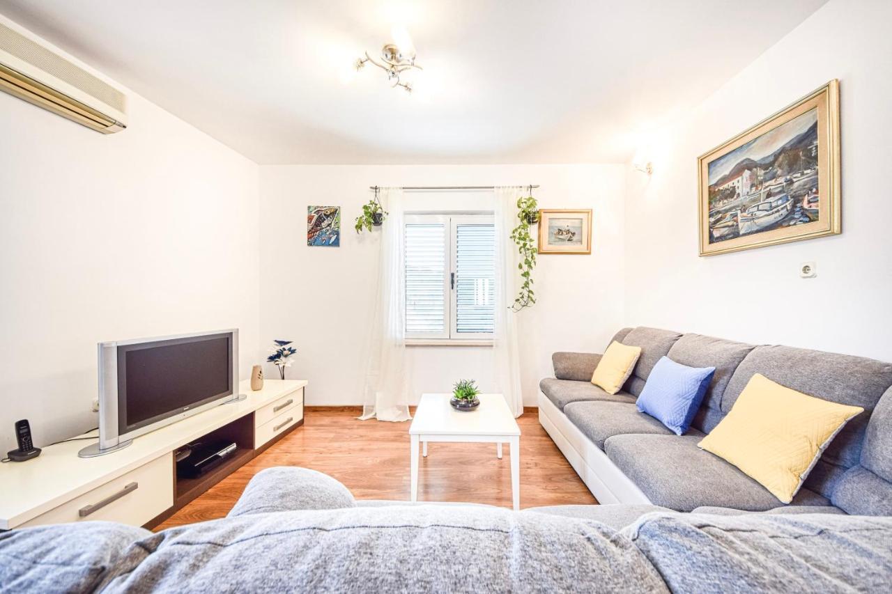 Apartman Andrej Povlja  Bilik gambar